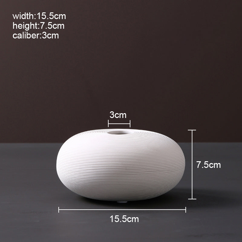 Modern Nordic table vase for fresh and dried flowers
