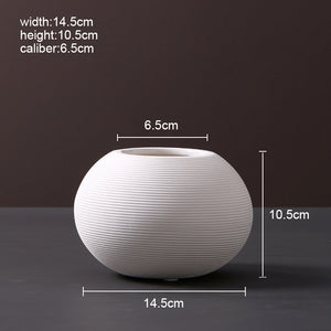 Modern Nordic table vase for fresh and dried flowers
